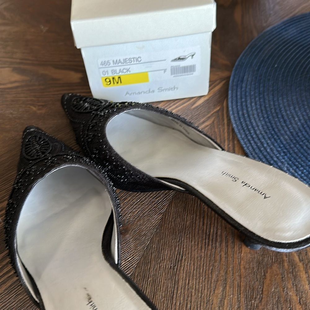 Elegant Black Beaded Women's Shoes - Picture 4 of 4